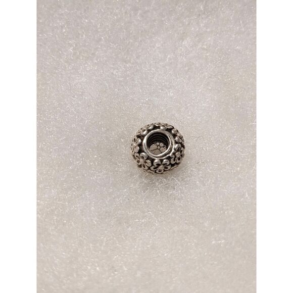 Authentic Pandora 925 Sterling Silver Perfect Posies Bead 790868 - Picture 2 of 3